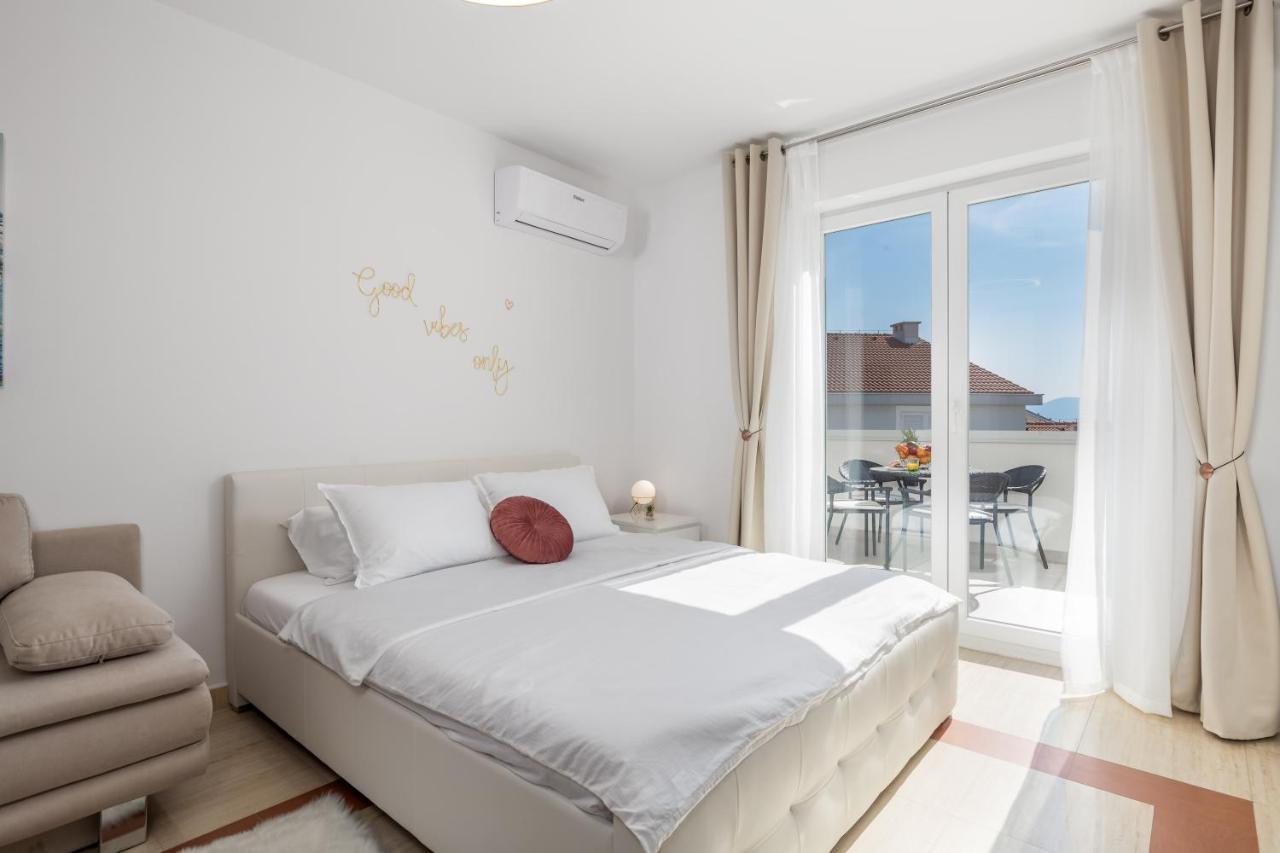 Luxury Studio Apartment Honeymoon Selce Exterior foto