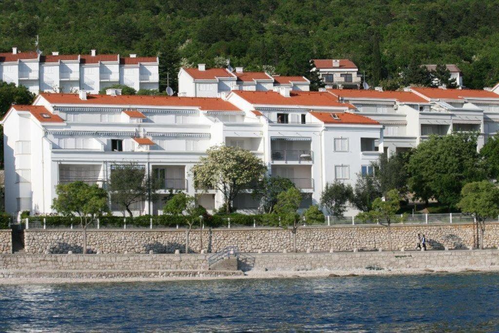 Luxury Studio Apartment Honeymoon Selce Exterior foto